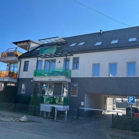 Azur Haz Gyoengyvirag Apartman シャールヴァール エクステリア 写真