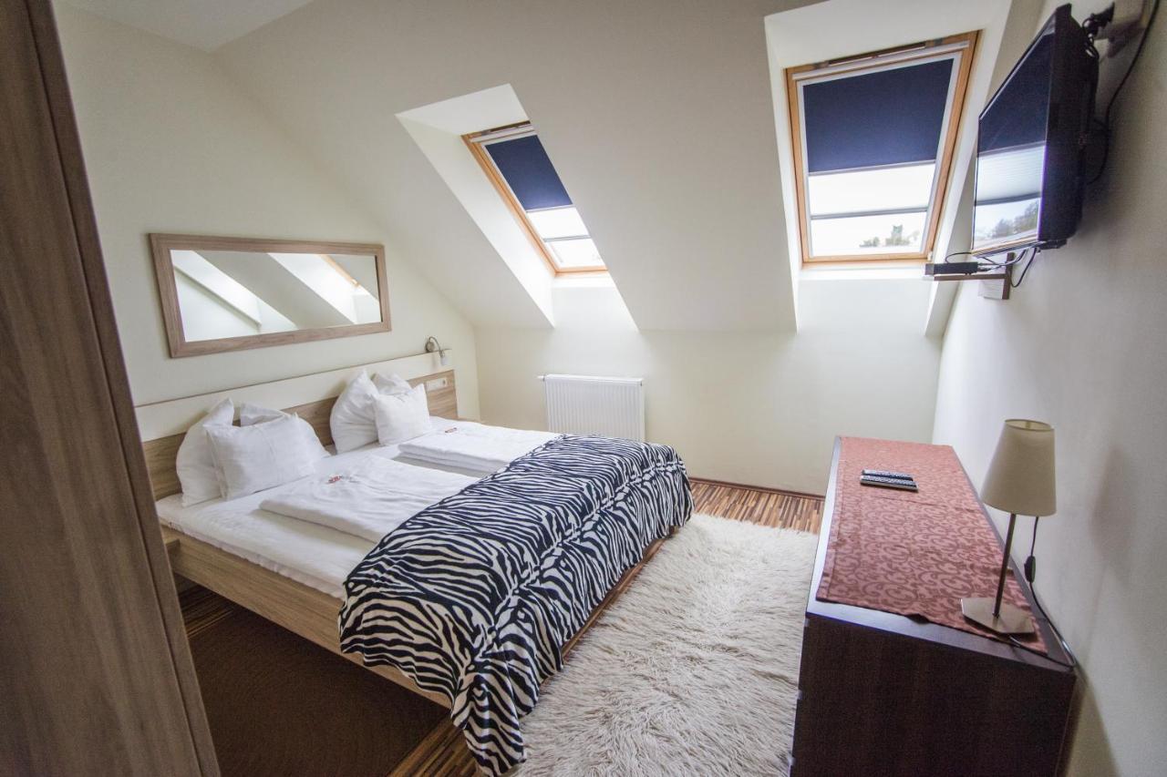 Azur Haz Gyoengyvirag Apartman シャールヴァール エクステリア 写真