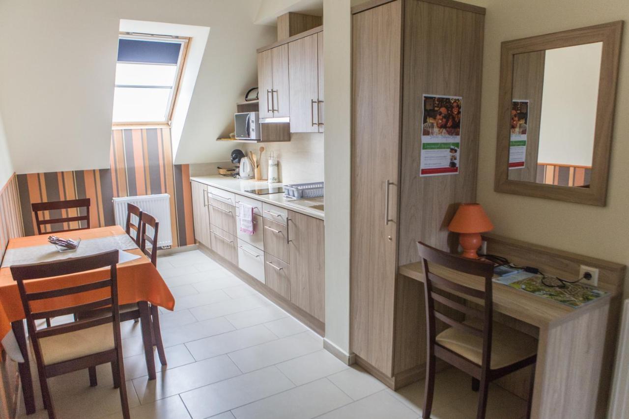 Azur Haz Gyoengyvirag Apartman シャールヴァール エクステリア 写真